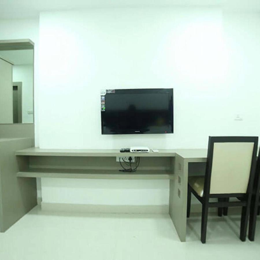 La Riviera Suites Madhapur Hyderabad Exterior photo